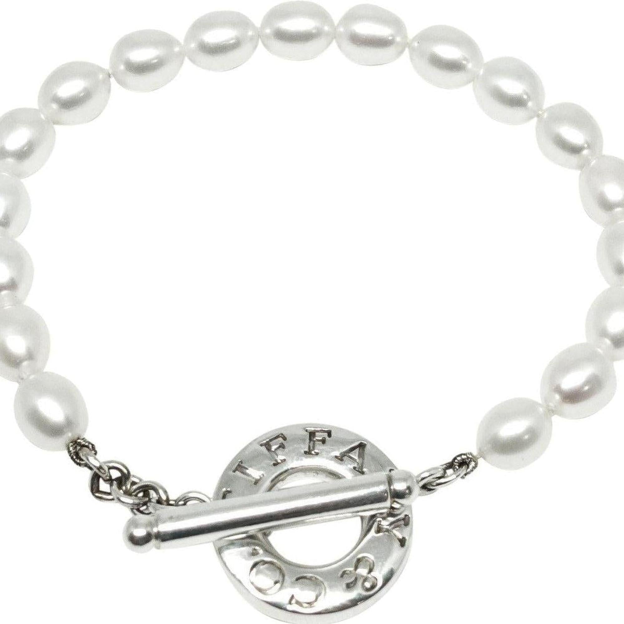 Tiffany & Co. ホワイトパール ブレスレット Tiffany & Co. Pearl Bracelet with Sterling Silver Toggle Clasp