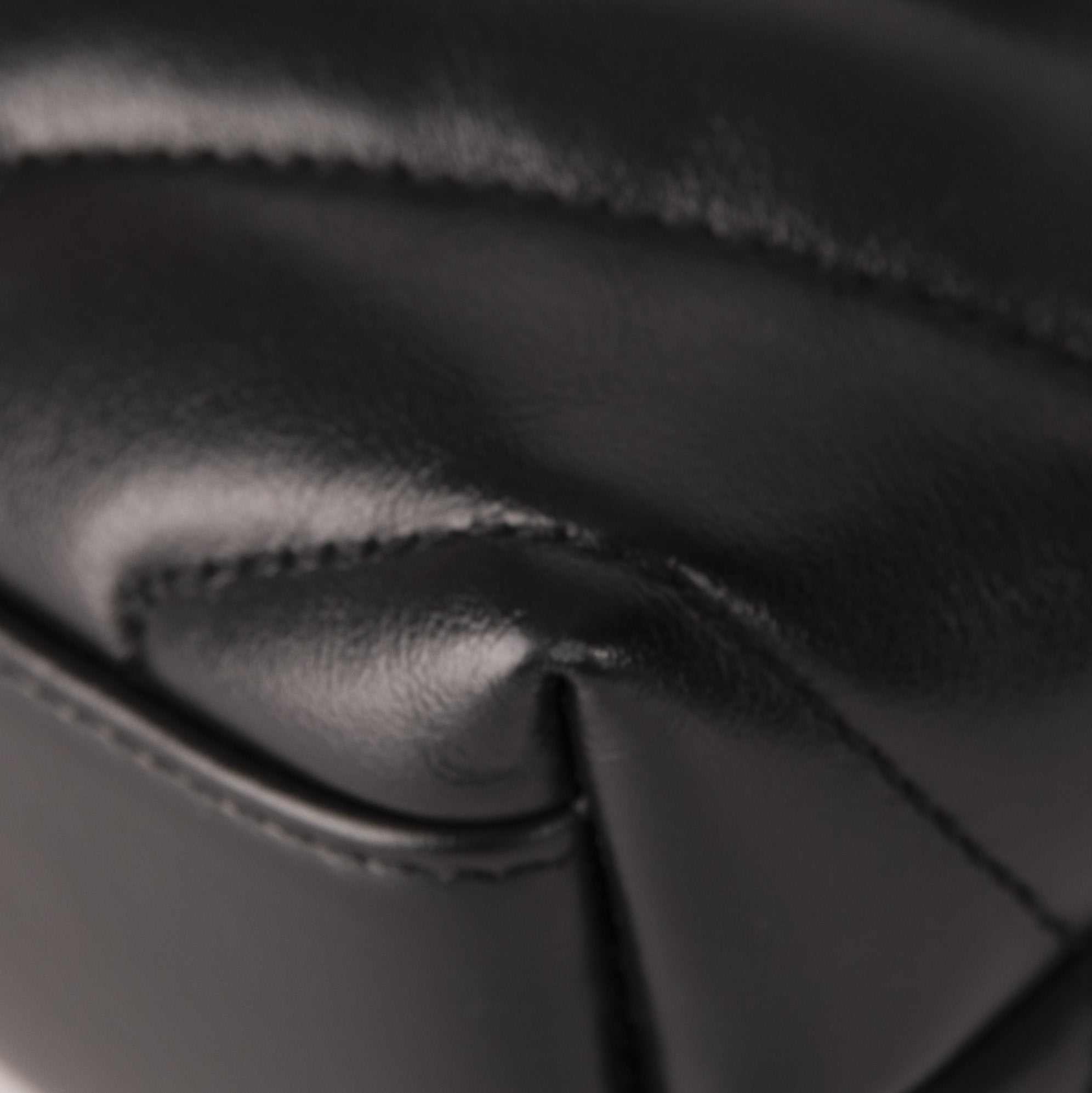 Yves Saint Laurent Toy Loulou Crossbody Bag