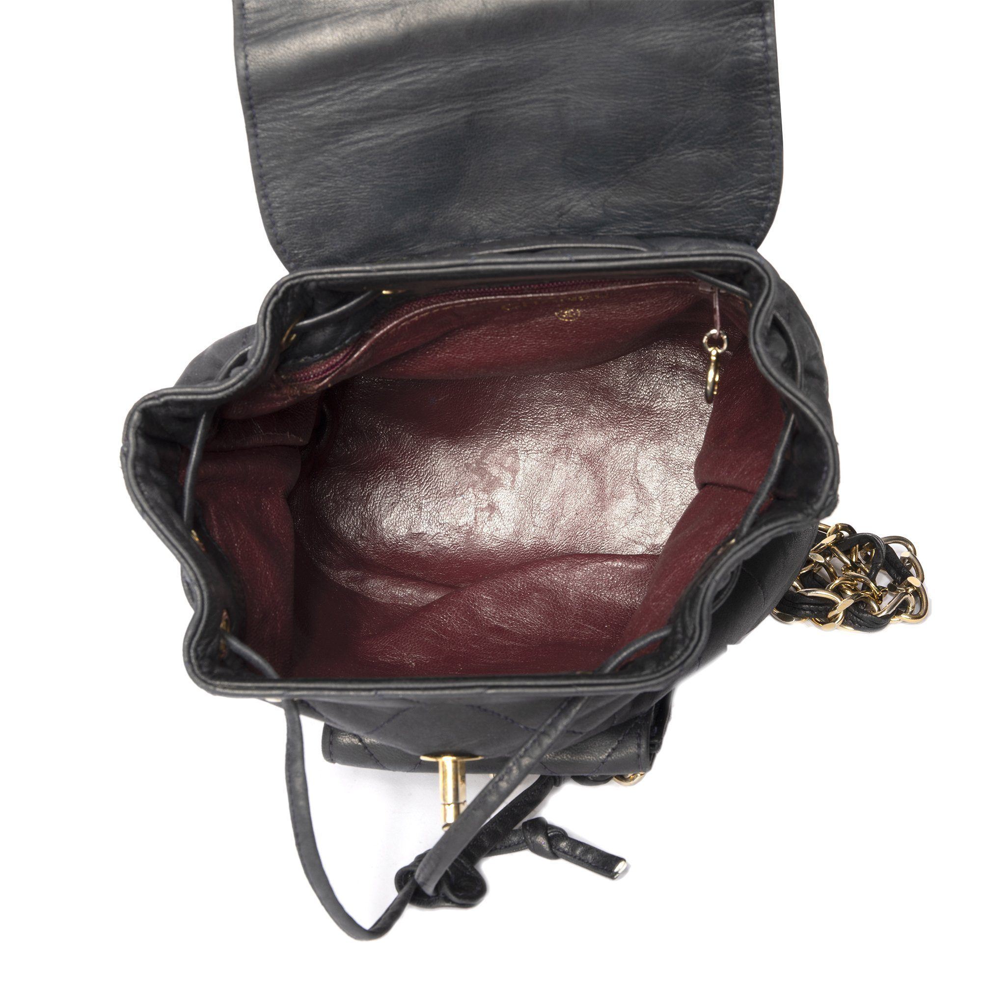 Chanel Vintage Cc Pocket Backpack #233934C45B Chanel Vintage Classic Black Double CC Turnlock Backpack Bag  main image 4