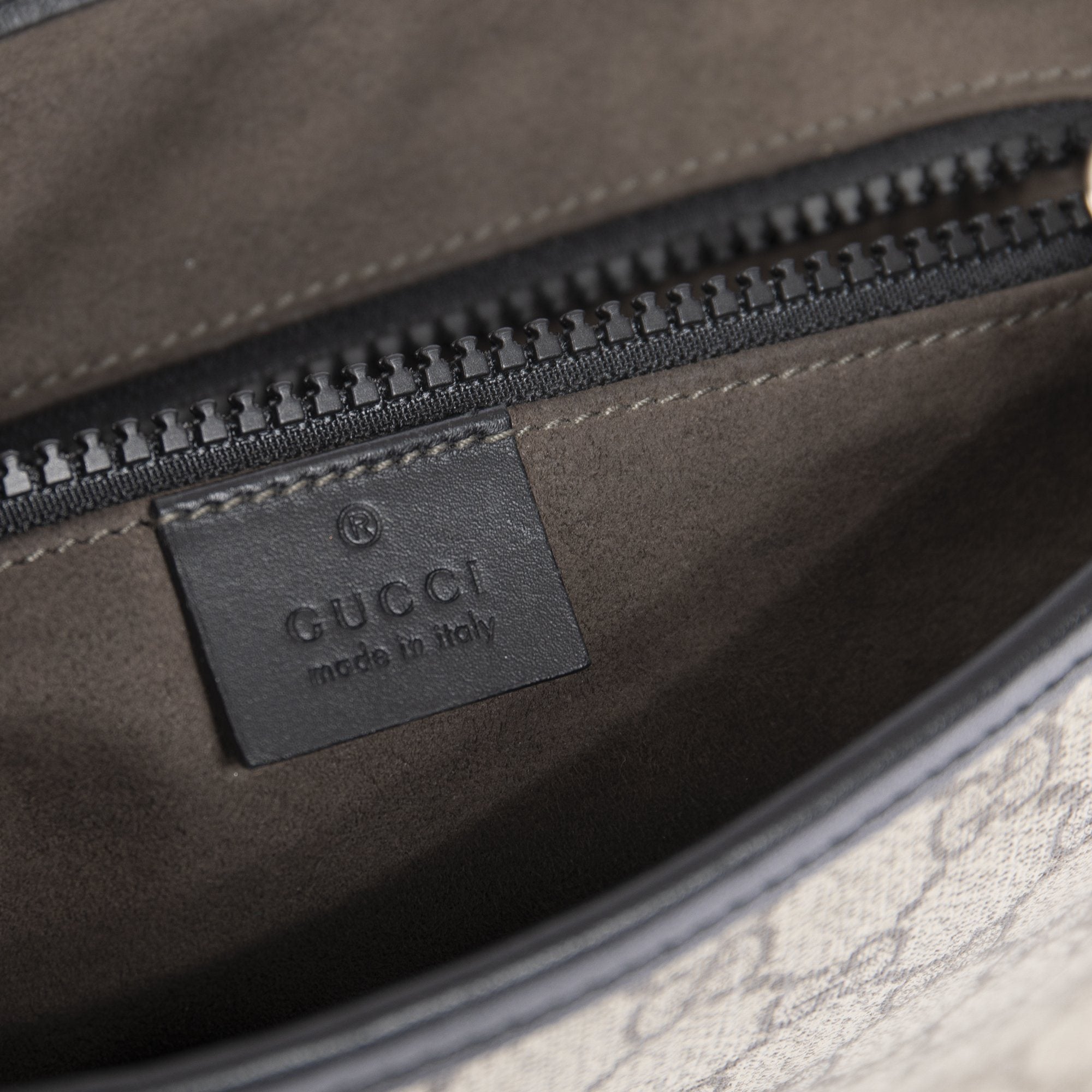 Gucci GG Supreme Messenger Bag