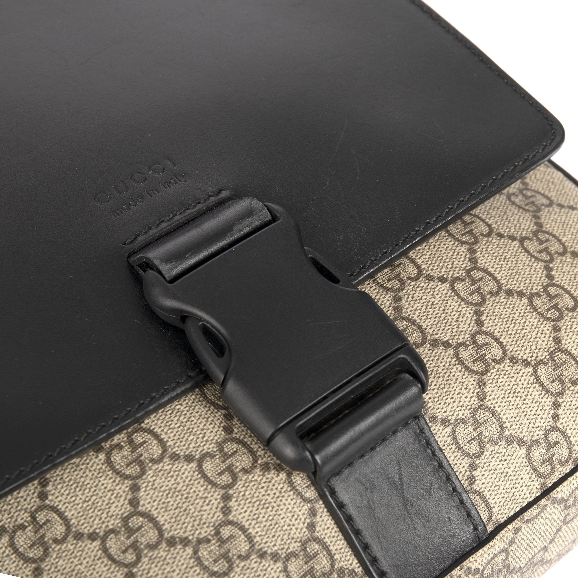 Gucci GG Supreme Messenger Bag