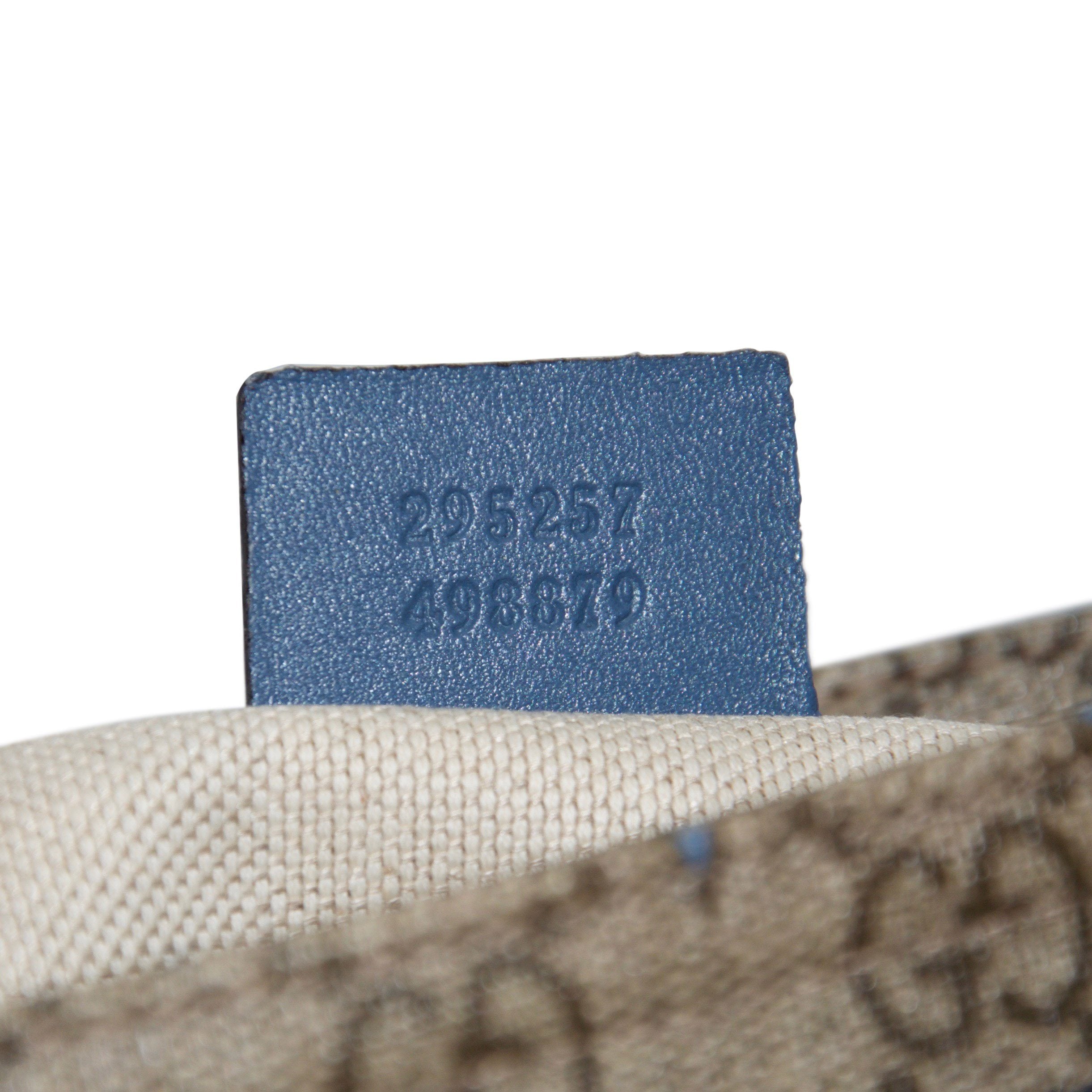 Gucci GG Supreme Star Messenger