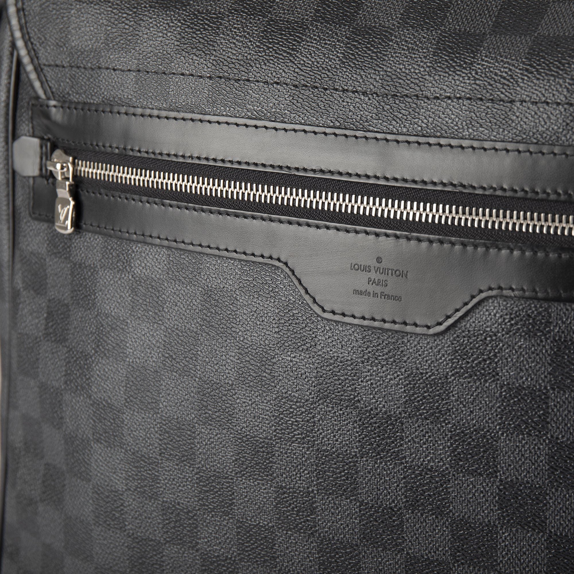 Louis Vuitton Damier Graphite Daniel GM Messenger Bag