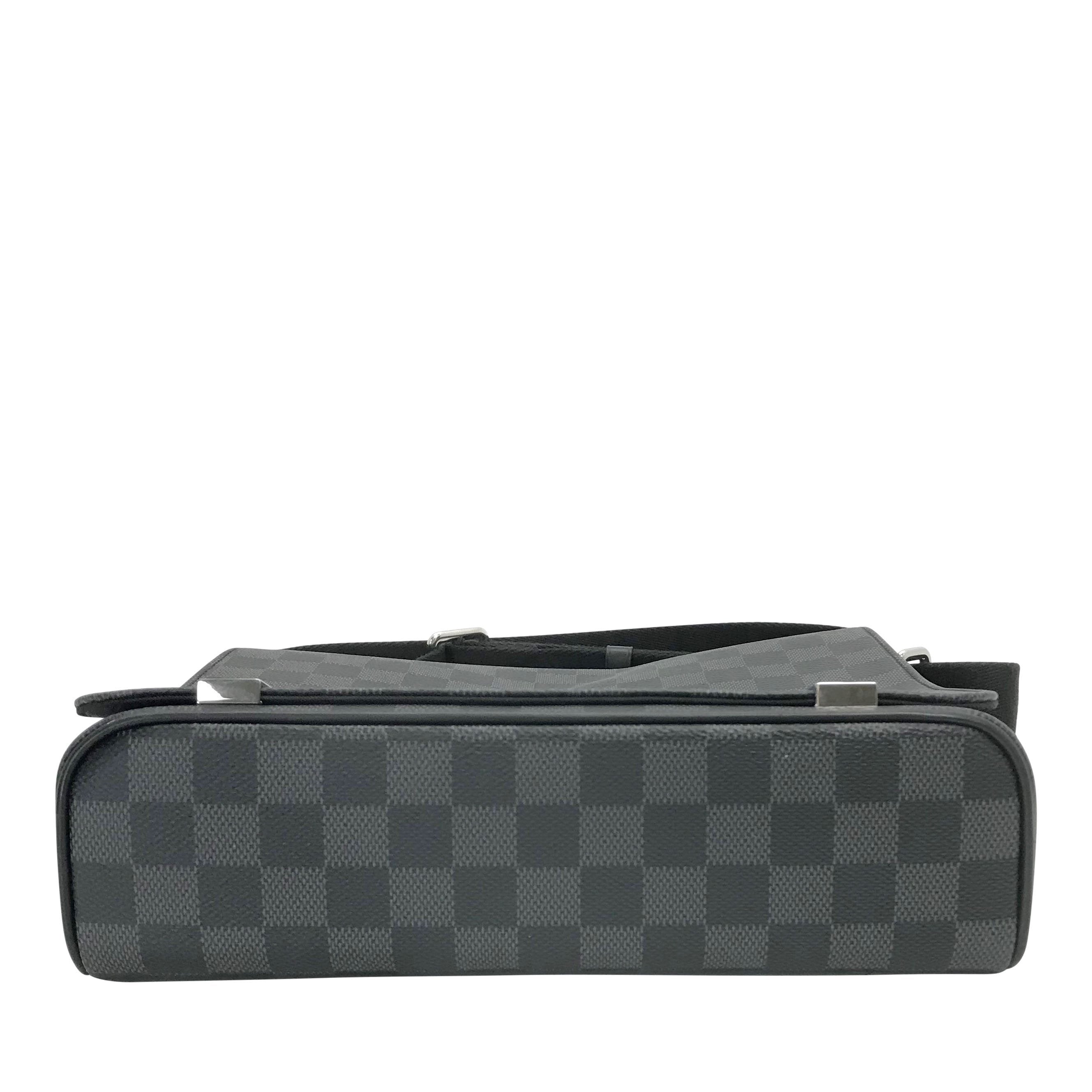 Louis Vuitton Damier Graphite District PM