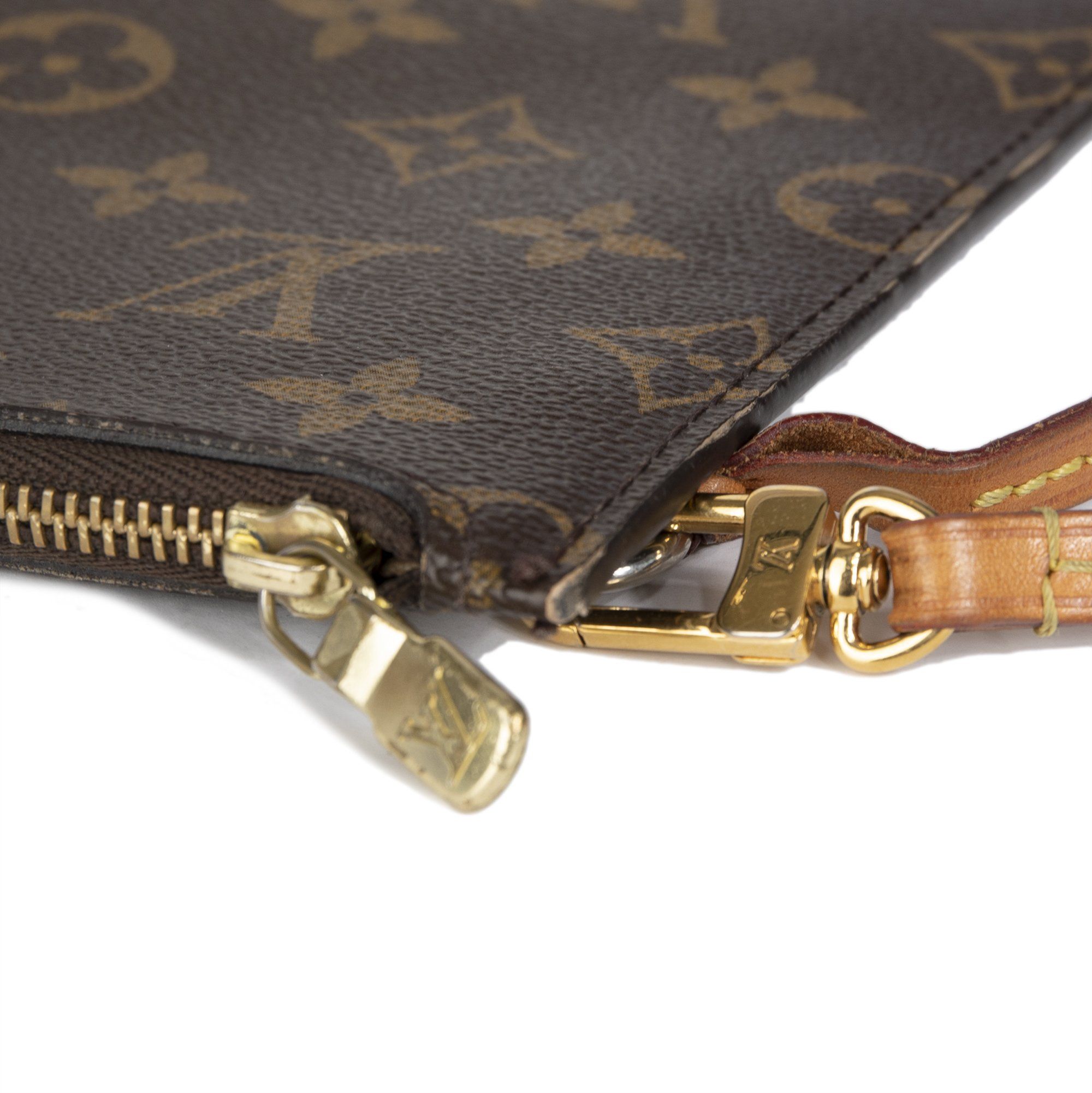 Louis Vuitton Monogram Neverfull Pouch