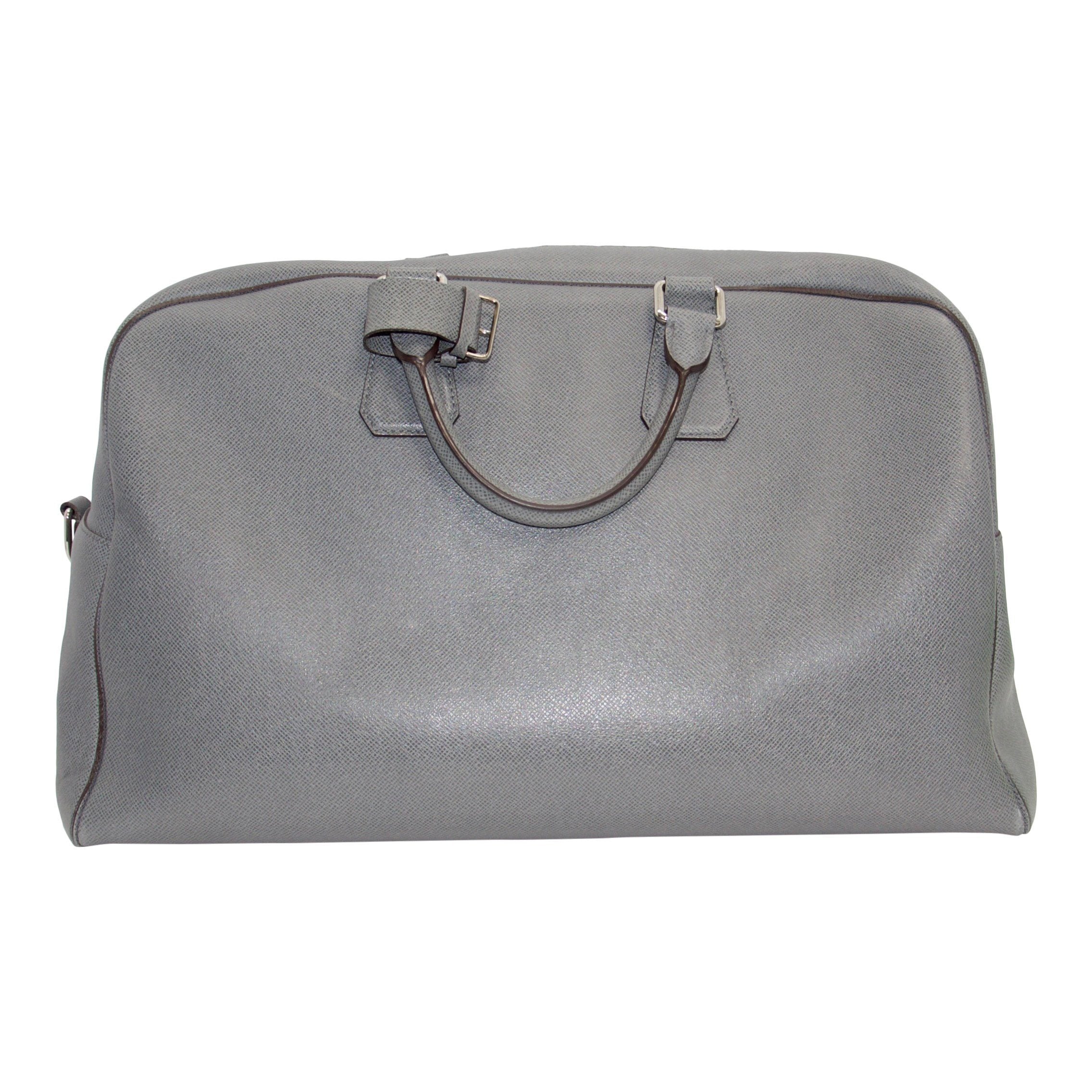 Louis Vuitton Taiga Kendall