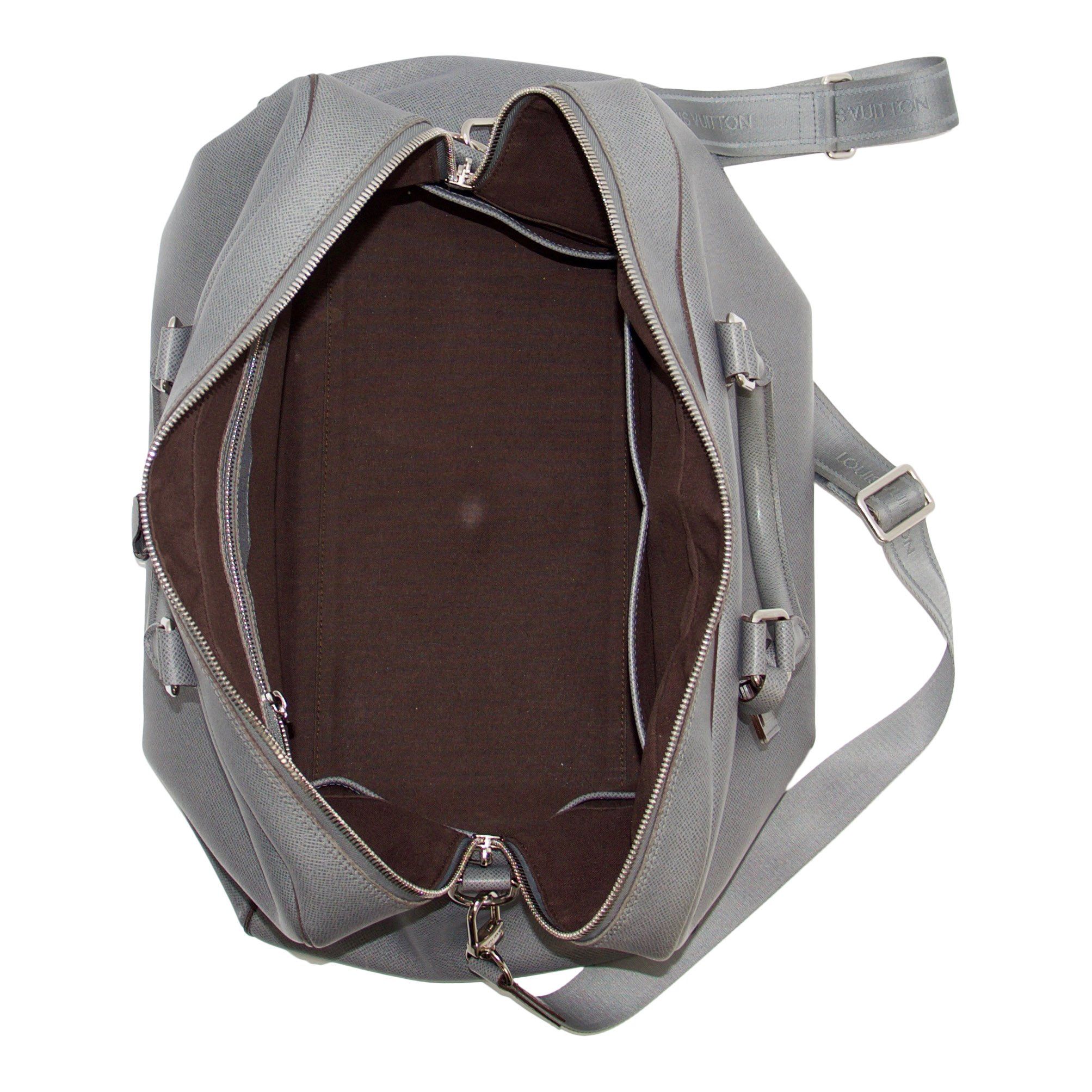 Louis Vuitton Taiga Kendall