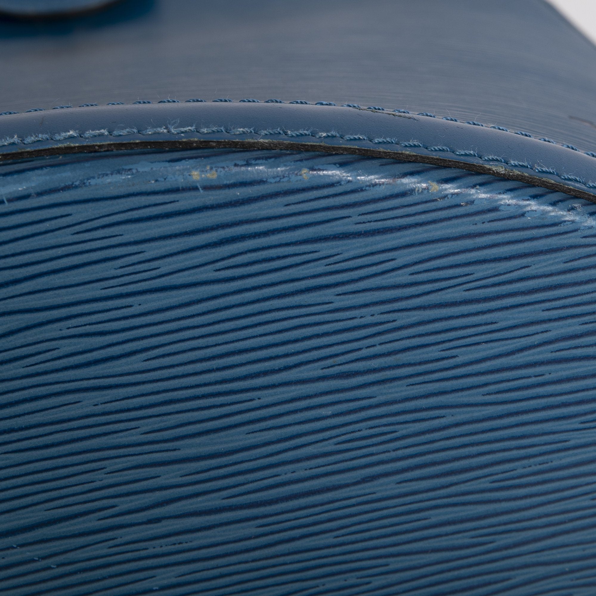 Louis Vuitton Vintage Epi Cluny Bag