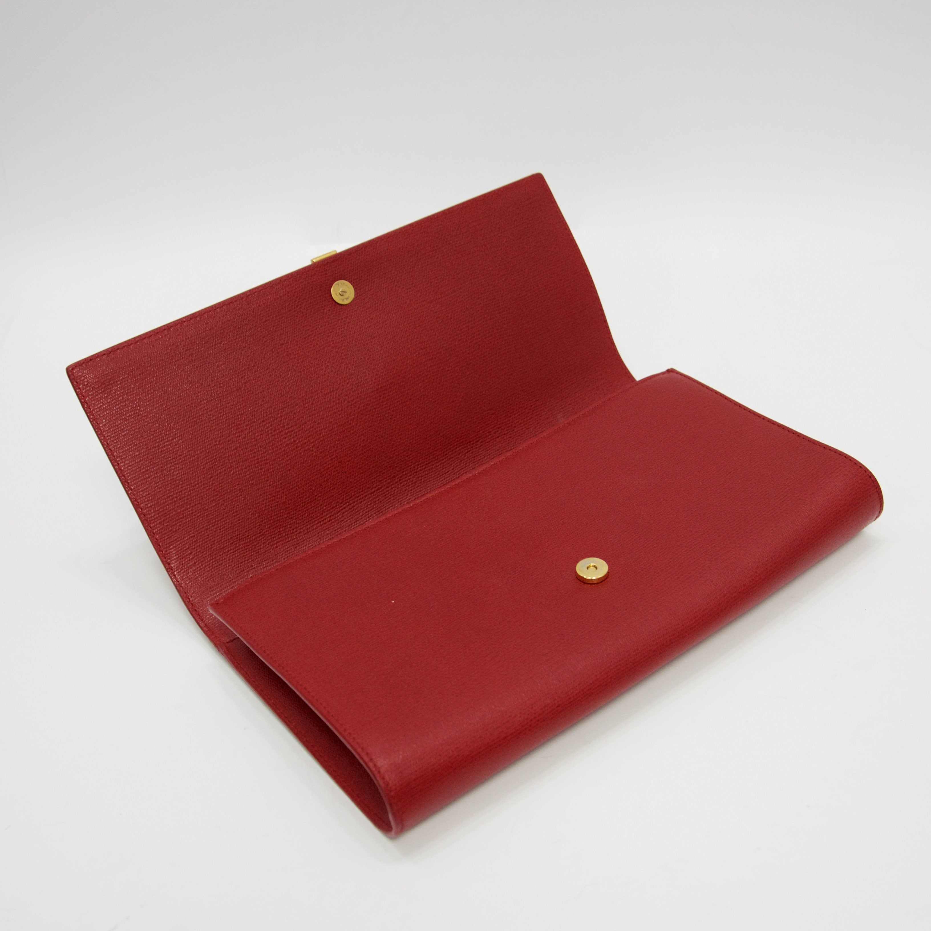 Yves Saint Laurent Classic Y Clutch